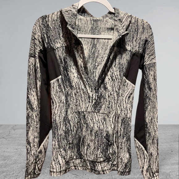 * * 🍋 Lululemon RunBeam Lightweight Pullover - Picture 3 of 8